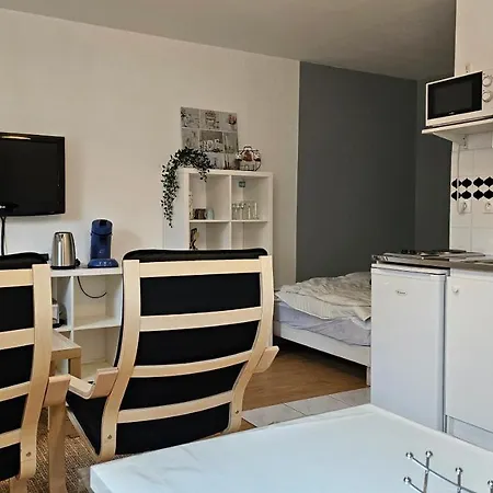 Calme Proche Centre Apartment *