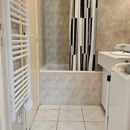 Apartment Calme Proche Centre *