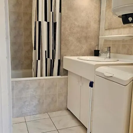 Apartment Calme Proche Centre *
